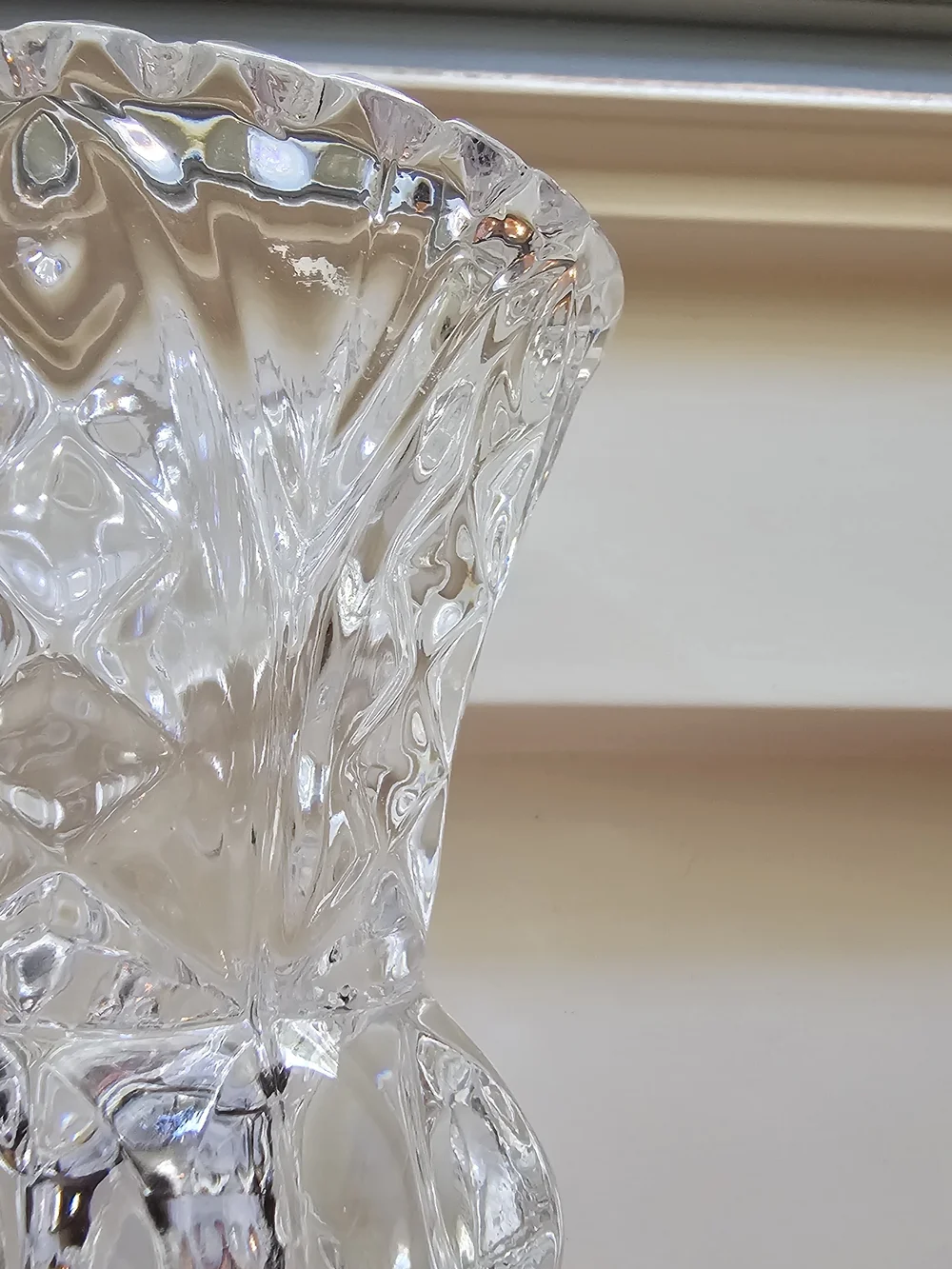 Vintage Princess House 24% Lead Crystal  Thistle-Shaped Bud Vase 3.75